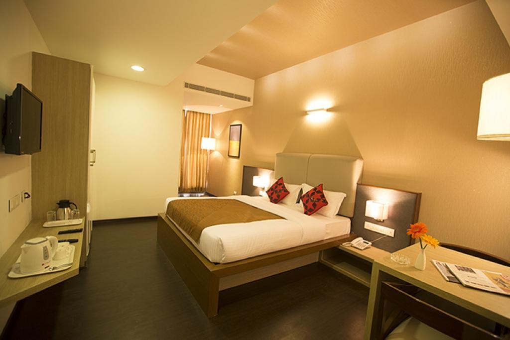 Vinaya Royal Inn Kammasandra Δωμάτιο φωτογραφία